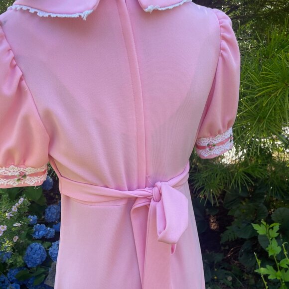 Vintage 1970s Pink Puff Sleeve Maxi Dress w/ Lace Trim – Cottagecore/Victorian - Picture 2 of 6